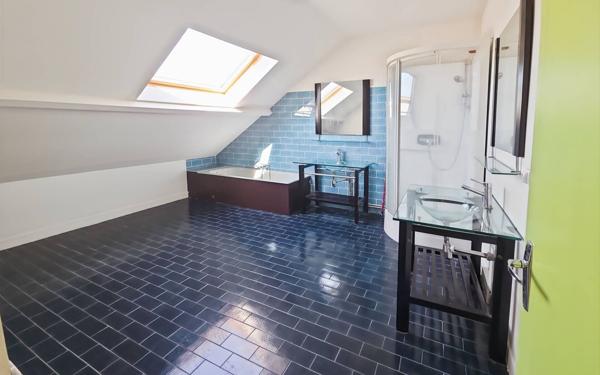 Maison à vendre    7 pièces •  Toury