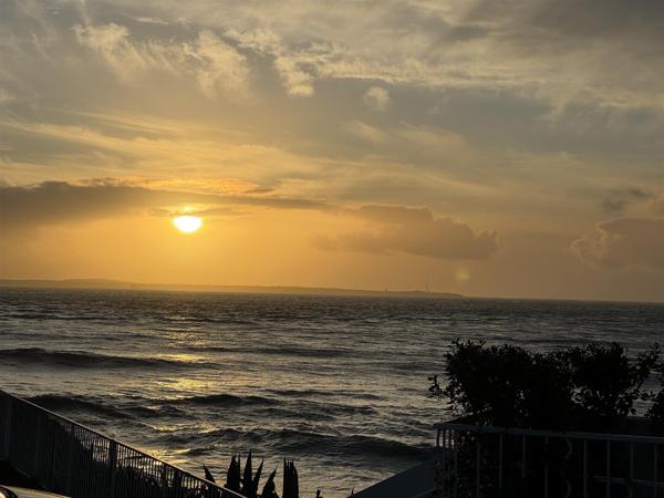 Saint-Georges-de-Didonne (17110) 

Situé à St Georges de Didonne, cet appartement duplex d'environ 60m² offre une vue imprenable sur la mer. 3 pi