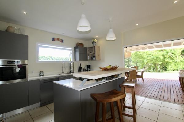 Petit-Bourg (97170) À Vendre – Villa avec Piscine à Petit-Bourg