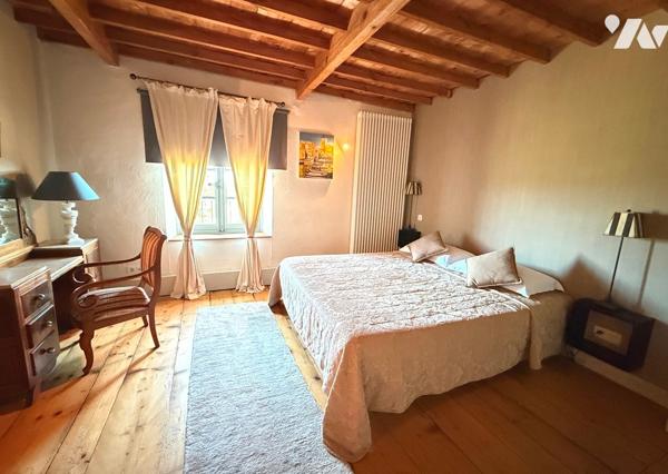 Maison de maître 500 m² sur 7 200 m² Terrain
PRIX : 590 000 €. 
Mickaël Grandpierre 07 86 12 52 67