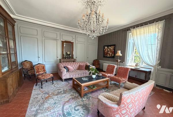 Maison de maître 500 m² sur 7 200 m² Terrain
PRIX : 590 000 €. 
Mickaël Grandpierre 07 86 12 52 67
