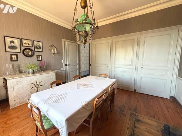 Maison de maître 500 m² sur 7 200 m² Terrain
PRIX : 590 000 €. 
Mickaël Grandpierre 07 86 12 52 67