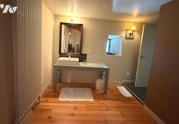 Maison de maître 500 m² sur 7 200 m² Terrain
PRIX : 590 000 €. 
Mickaël Grandpierre 07 86 12 52 67