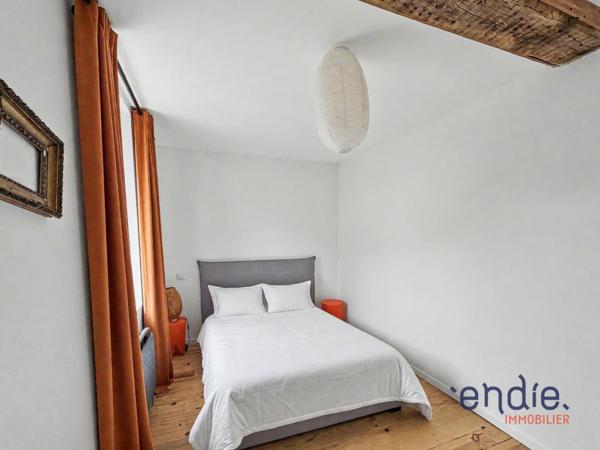À louer – Maison mitoyenne en pierre rénovée avec garage à Mondeville