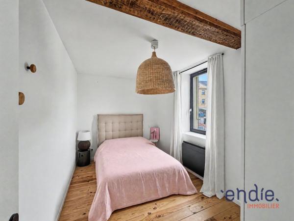 À louer – Maison mitoyenne en pierre rénovée avec garage à Mondeville