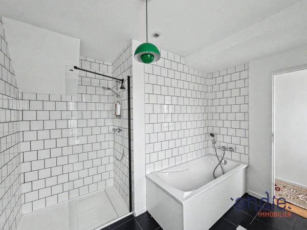 À louer – Maison mitoyenne en pierre rénovée avec garage à Mondeville