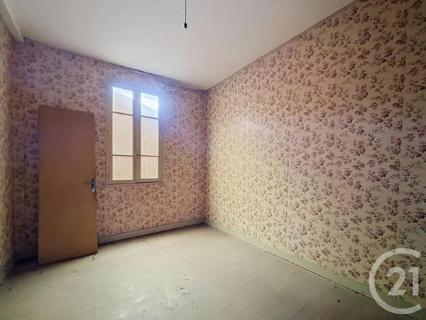 Immeuble à vendre  449 m 2   ST GIRONS  - 09