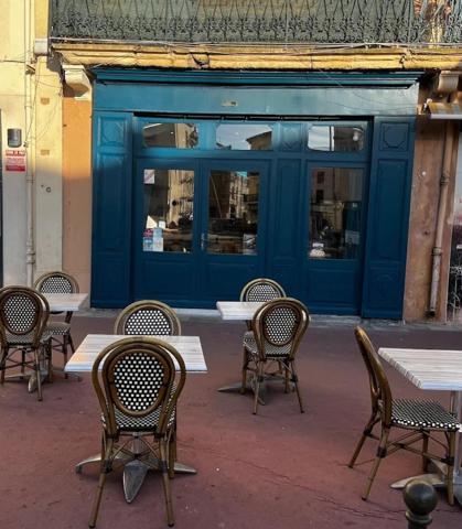 Bar licence IV, quartier Pyrénnées