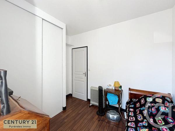 Immeuble à vendre  201 m 2   BAGNERES DE LUCHON  - 31