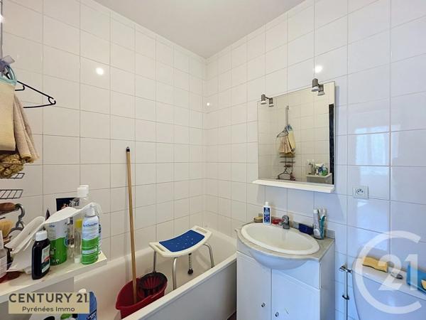 Immeuble à vendre  201 m 2   BAGNERES DE LUCHON  - 31