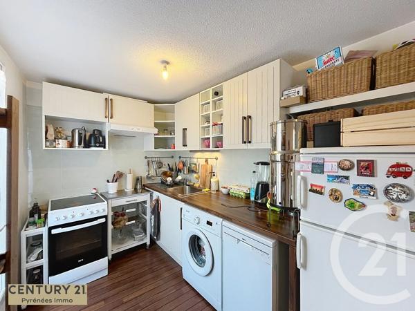 Immeuble à vendre  201 m 2   BAGNERES DE LUCHON  - 31