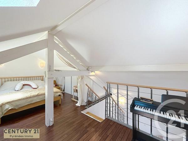 Immeuble à vendre  201 m 2   BAGNERES DE LUCHON  - 31