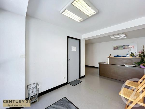Immeuble à vendre  201 m 2   BAGNERES DE LUCHON  - 31