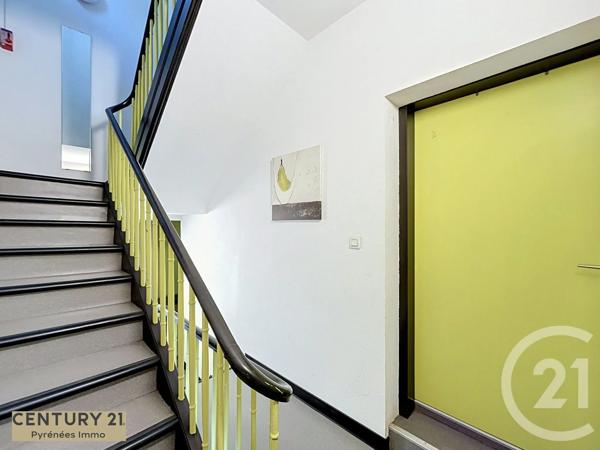 Immeuble à vendre  201 m 2   BAGNERES DE LUCHON  - 31