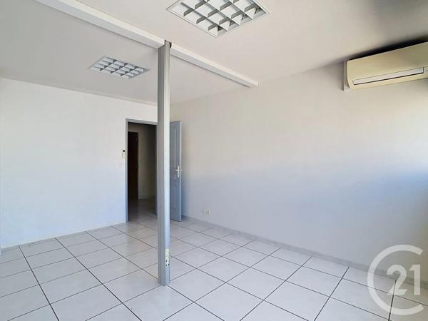 à vendre  104 m 2   PERPIGNAN  - 66
