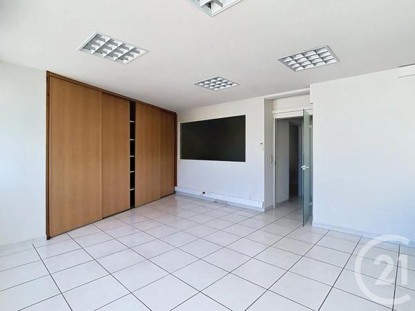 à vendre  104 m 2   PERPIGNAN  - 66