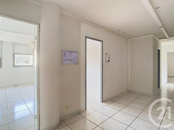 à vendre  104 m 2   PERPIGNAN  - 66