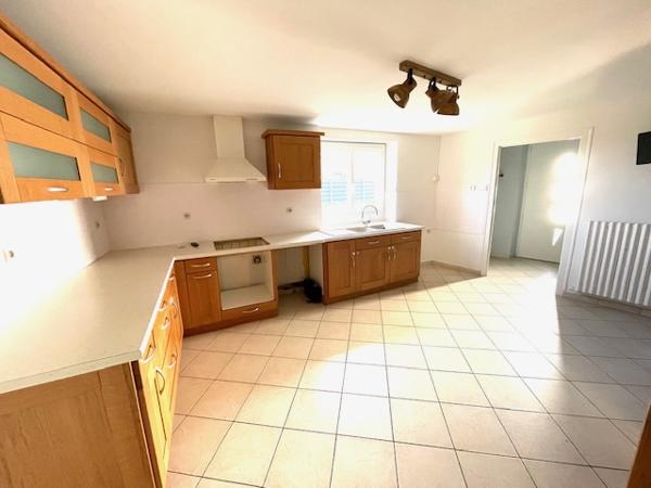 La Meignanne (49770) Maison ancienne + dépendances sur 2000 m²