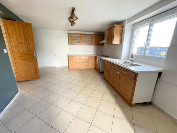 La Meignanne (49770) Maison ancienne + dépendances sur 2000 m²