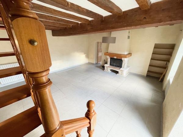 La Meignanne (49770) Maison ancienne + dépendances sur 2000 m²