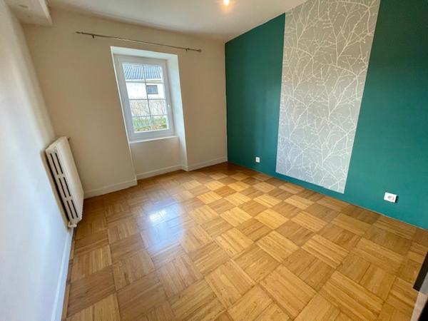 La Meignanne (49770) Maison ancienne + dépendances sur 2000 m²