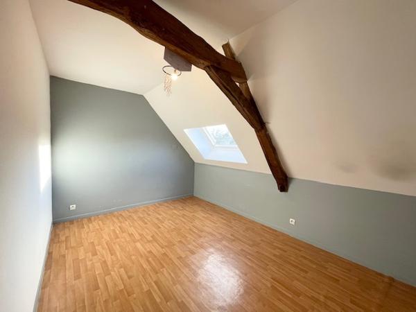 La Meignanne (49770) Maison ancienne + dépendances sur 2000 m²