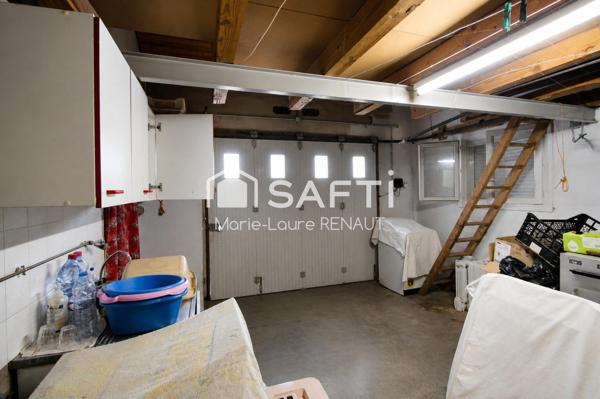 Maison de plain-pied 95m² - DPE B - Terrain env. 2500m² - Garages et dépendances - 3 chambres