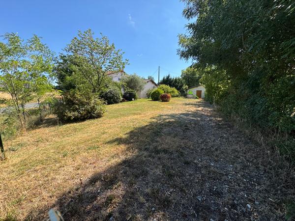 GAILLAC . TERRAIN DE +/- 663 m²