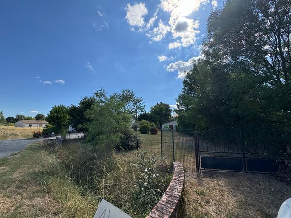 GAILLAC . TERRAIN DE +/- 663 m²