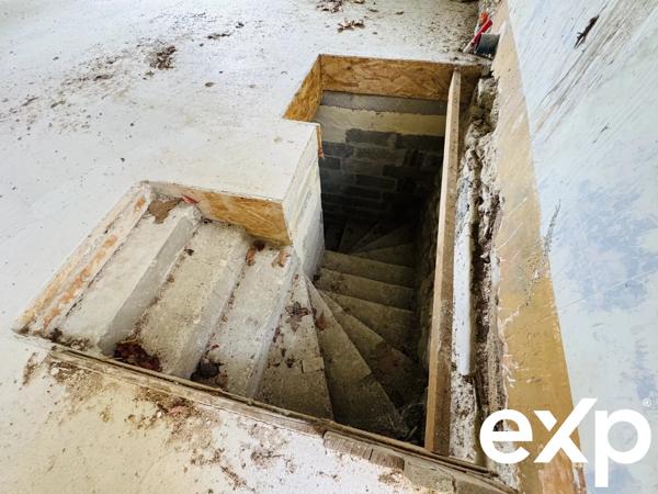 EXCLUSIVITÉ JCL by eXp – Authentique maison bourgeoise à restaurer au cœur du Luberon