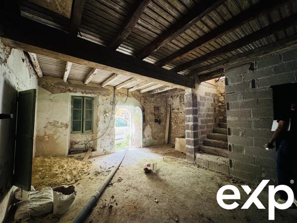 EXCLUSIVITÉ JCL by eXp – Authentique maison bourgeoise à restaurer au cœur du Luberon