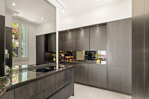 Vente Maison de maître Nice 8 Pièces 227 m²