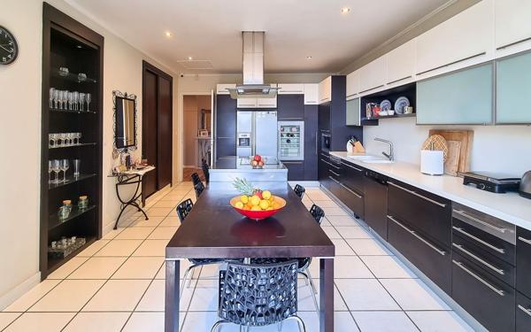 Maison à vendre    11 pièces • 424,06 m2 Le Cannet