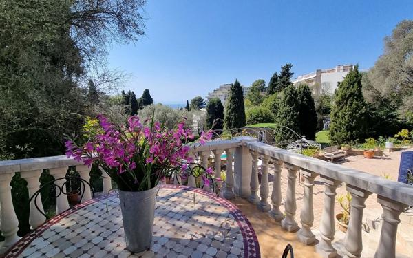 Maison à vendre    11 pièces • 424,06 m2 Le Cannet