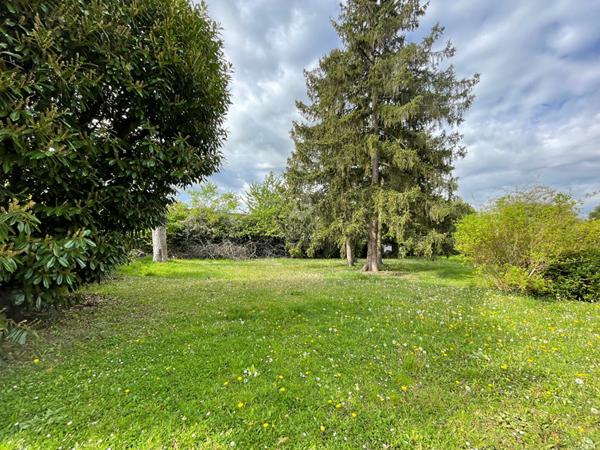 Terrain à Saint Germain en Laye de 773 m² €955 428 ** - Référence 18056