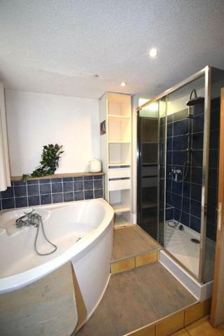 Moissac, 82200, Tarn et Garonne, Maison 195 m2  7 pièce(s) 3/4 ch. dont 1 suite. Piscine, 7 pièce(s) 3/4 ch. dont 1 suite