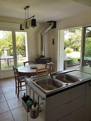 Moissac, 82200, Tarn et Garonne, Maison 195 m2  7 pièce(s) 3/4 ch. dont 1 suite. Piscine, 7 pièce(s) 3/4 ch. dont 1 suite