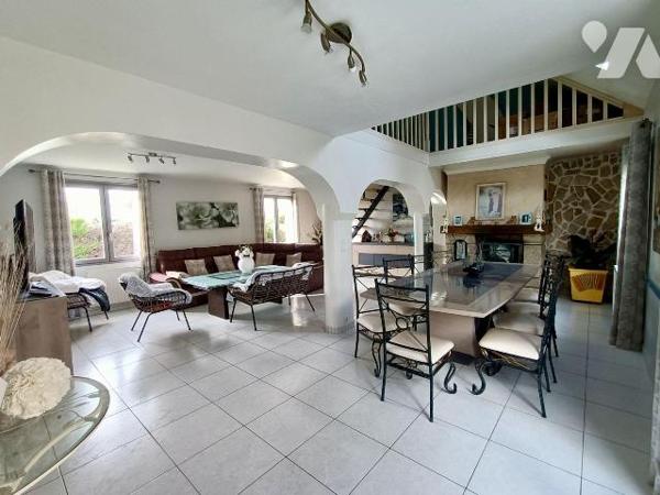 NOUVEAUTE TRENTE CINQ NOTAIRES - à 1,5 km du centre-ville - maison indépendante de près de 140 ...