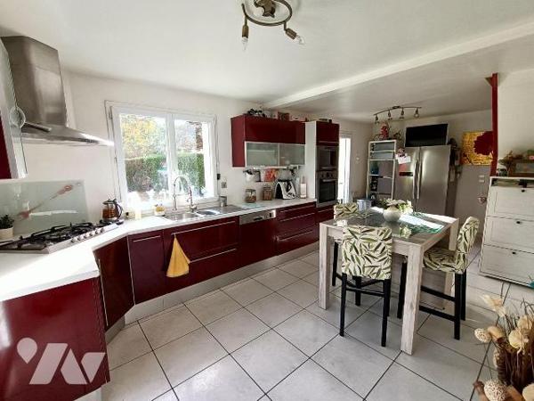 NOUVEAUTE TRENTE CINQ NOTAIRES - à 1,5 km du centre-ville - maison indépendante de près de 140 ...