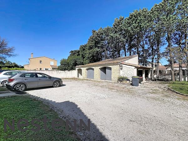 RARE ? Grange + 500 m² de terrain à 2 min du centre de Sénas !