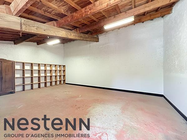 RARE ? Grange + 500 m² de terrain à 2 min du centre de Sénas !