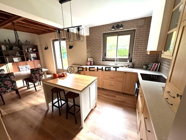 Maison 6 pièces 156 m²