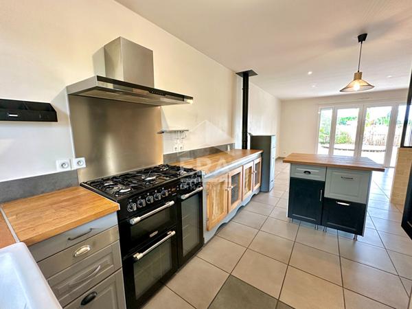 BORDES : Pavillon T5 de +100m2 avec garage, jardin, et piscine, proche TURBOMÉCA SAFRAN