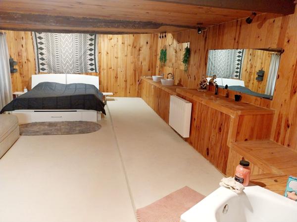 Brie-sous-Matha (17160) Maison en pierre atypique de 220 m² – Esprit chalet – Terrain 3 250 m² – Brie-sous-Matha