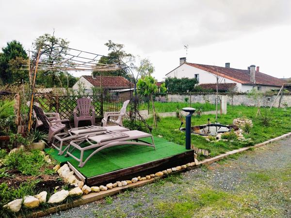 Brie-sous-Matha (17160) Maison en pierre atypique de 220 m² – Esprit chalet – Terrain 3 250 m² – Brie-sous-Matha