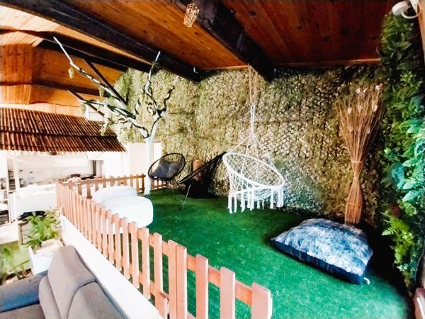 Brie-sous-Matha (17160) Maison en pierre atypique de 220 m² – Esprit chalet – Terrain 3 250 m² – Brie-sous-Matha