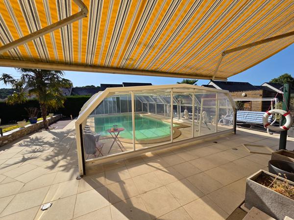 Maison familiale avec piscine, chalet, jardin clos et loisirs a 15 min du centre du Mans