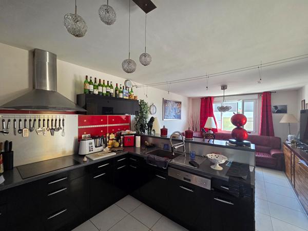 Maison familiale avec piscine, chalet, jardin clos et loisirs a 15 min du centre du Mans