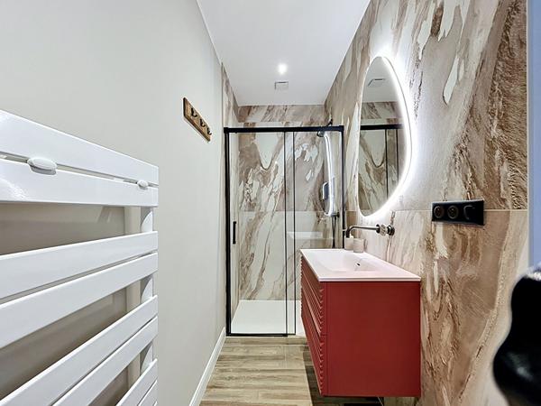 Appartement 5 pièces de 149 m2 ( au sol ) de prestige entièrement rénové - Centre-ville - Aix-Les-Bains