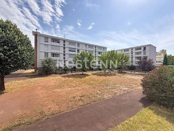 Appartement T4 - 2 chambres - 2 Balcons, Cave et Parking privé - Copropriété rénovée et clôturée - Secteur RAFOUR - 69500 BRON